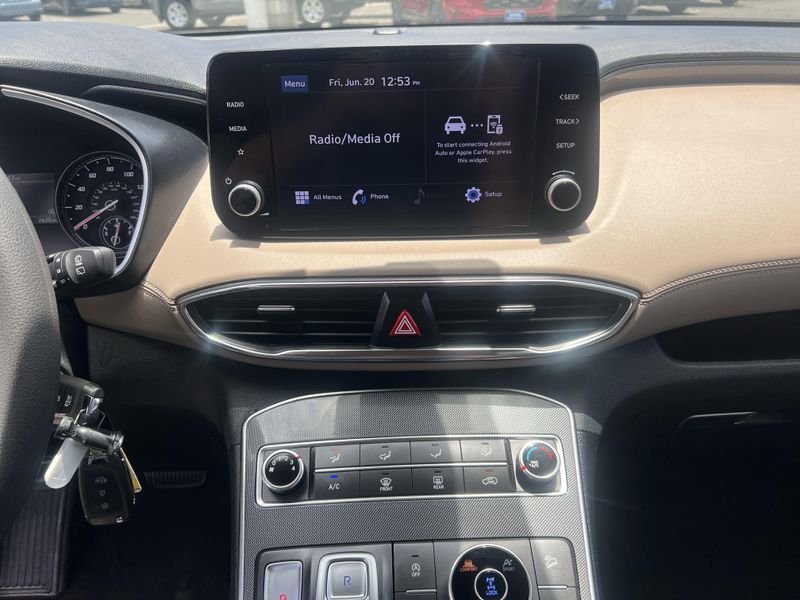 Used 2022 Hyundai Santa Fe SEImage 13
