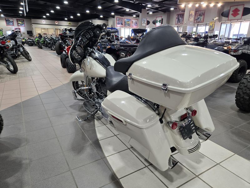 USED 2022 HARLEY STREET GLIDE SPECIAL Image 6