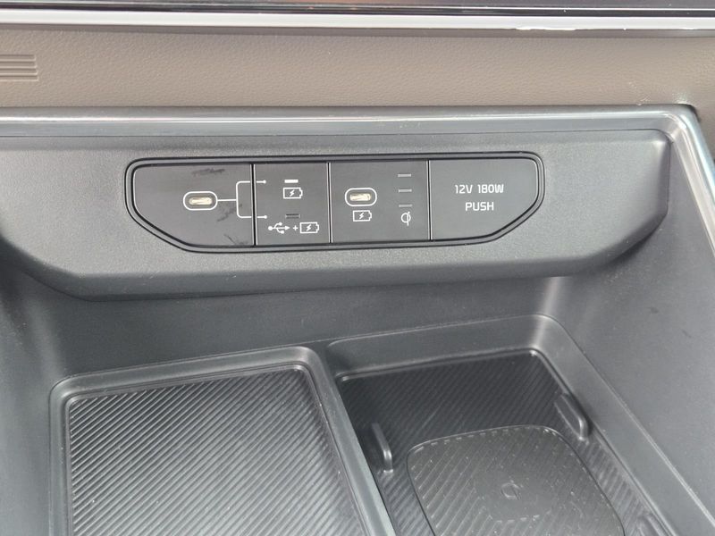 Used 2026 Kia Carnival MPV Hybrid EX FWD