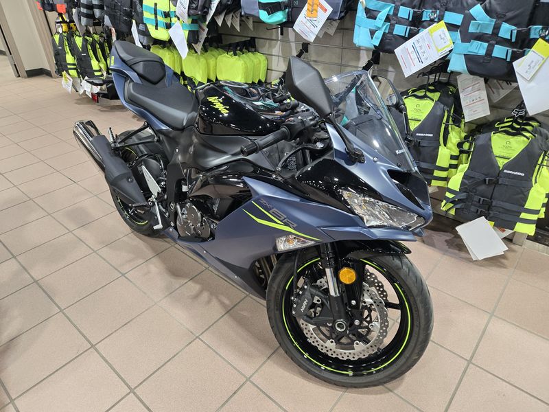 2023 Kawasaki NINJA ZX6R BASEImage 2