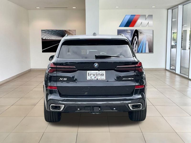 2025 BMW X5 xDrive50eImage 7