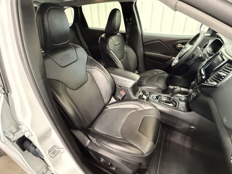 Used 2022 Jeep Cherokee LimitedImage 12