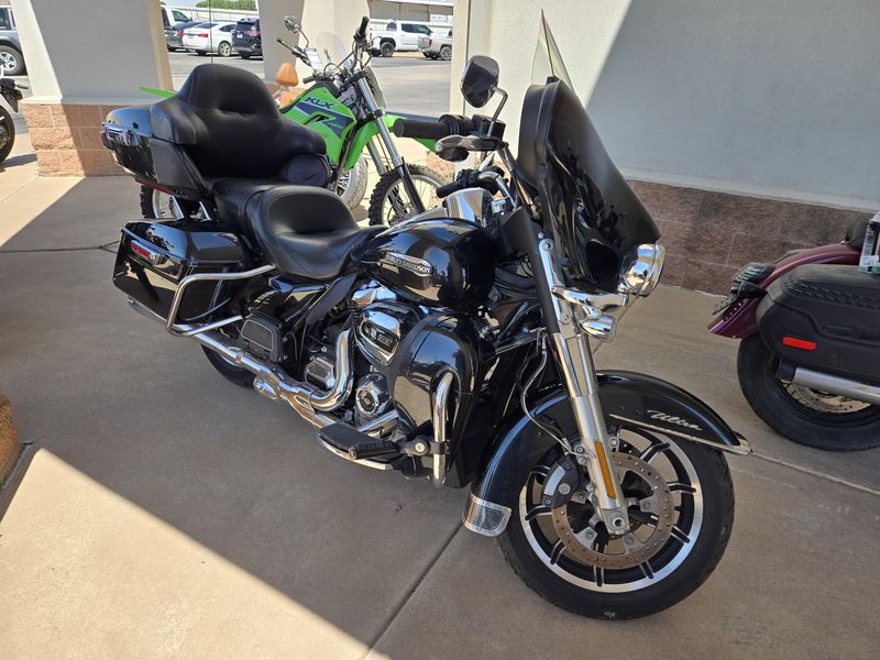 USED 2018 HARLEY ELECTRA GLIDE ULTRA CLASSIC Image 1