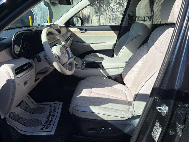 Used 2024 Hyundai Palisade LimitedImage 9