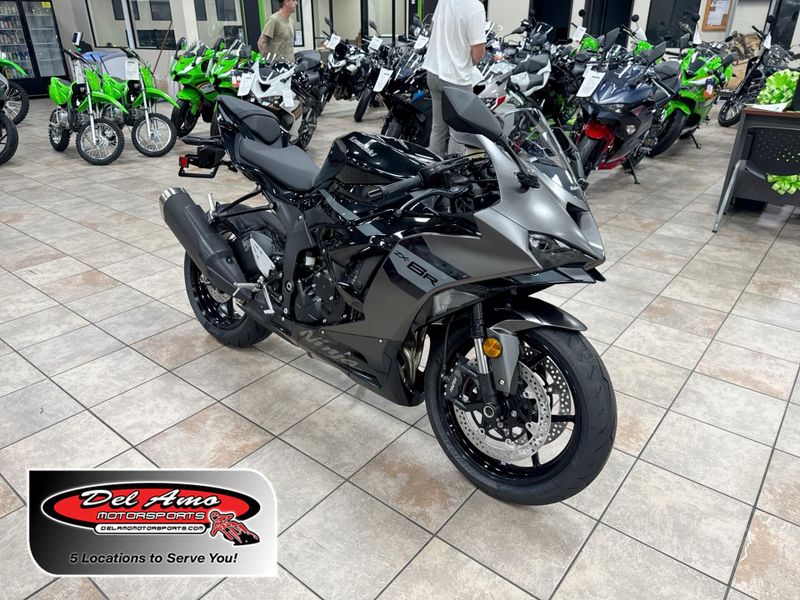 New 2026 Kawasaki NINJA ZX-6R ABS Image 1