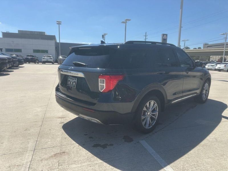 Used 2023 Ford Explorer XLTImage 5