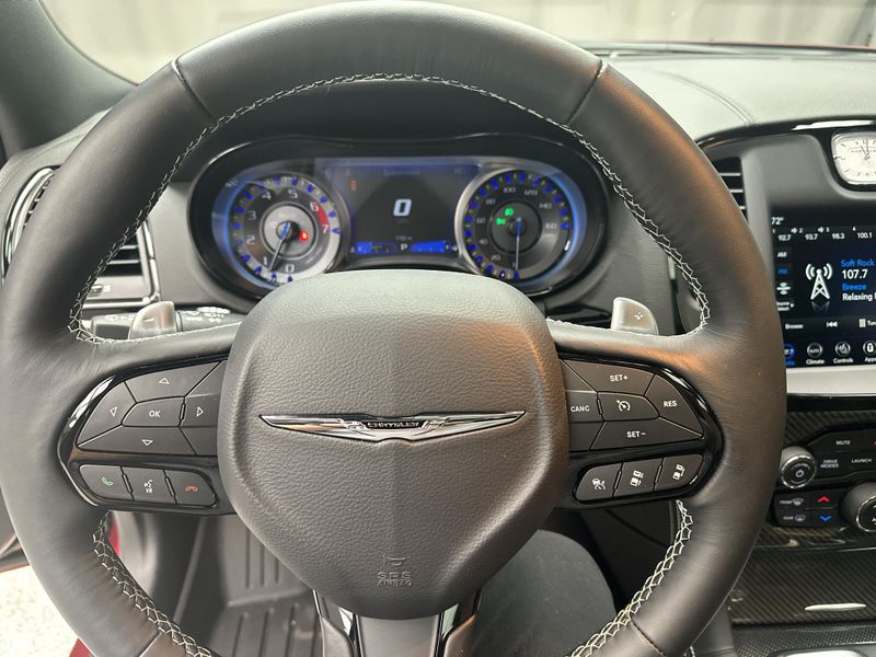 Used 2023 Chrysler 300C 300CImage 5