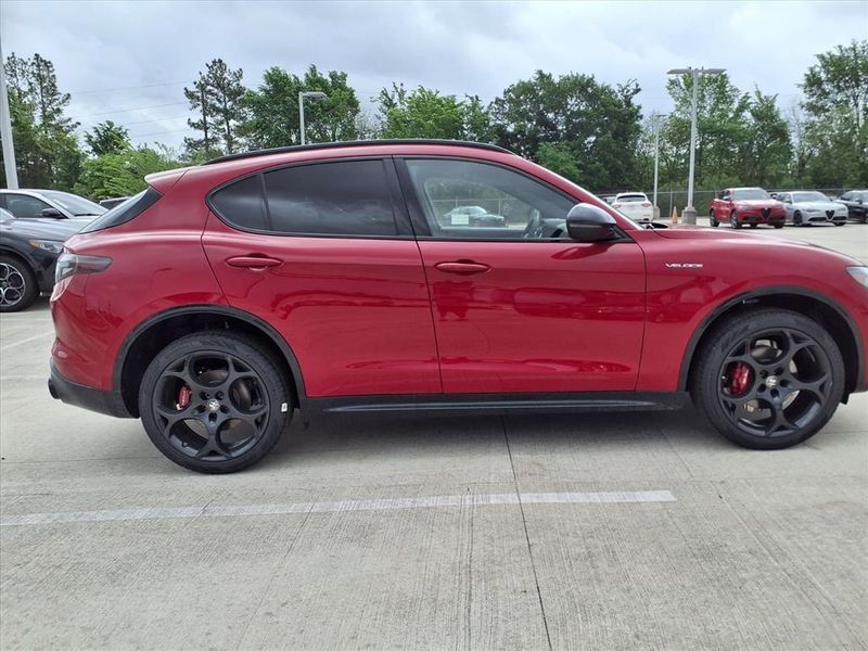 New 2026 Alfa Romeo Stelvio AwdImage 2