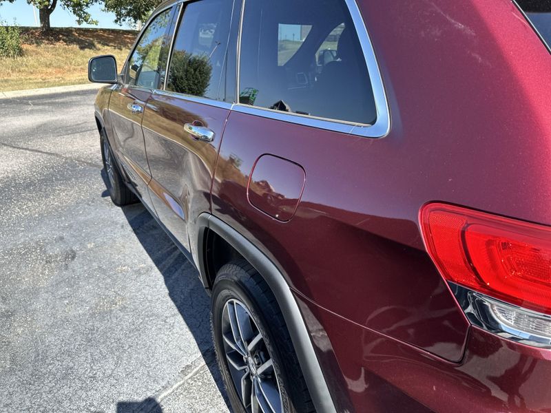 Used 2018 Jeep Grand Cherokee LimitedImage 11