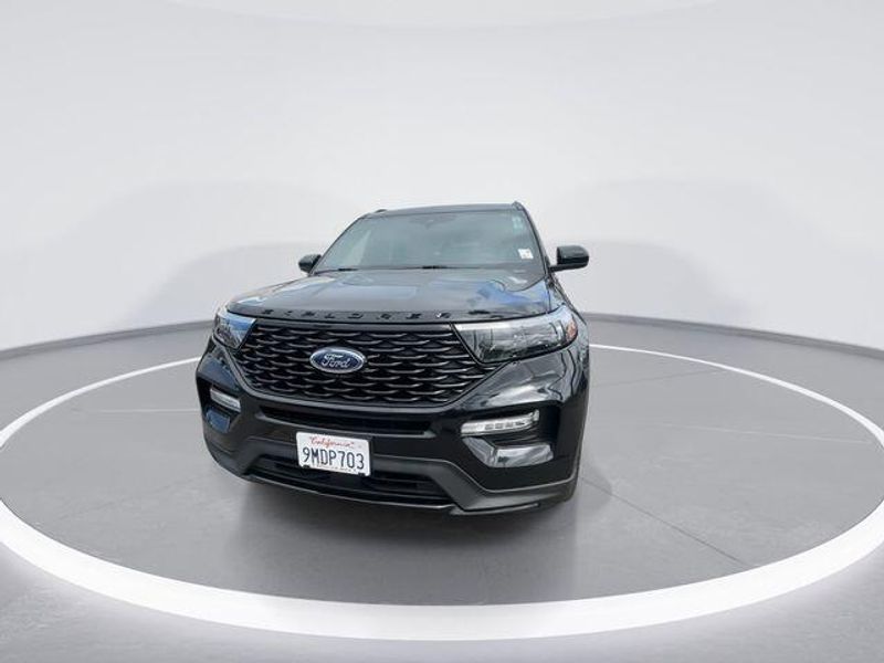 Used 2024 Ford Explorer ST-LineImage 3
