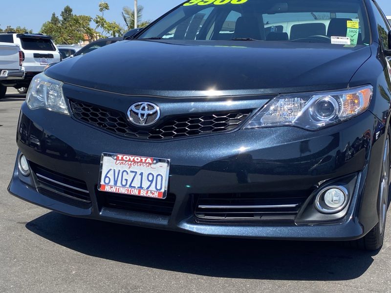2012 Toyota Camry SEImage 9
