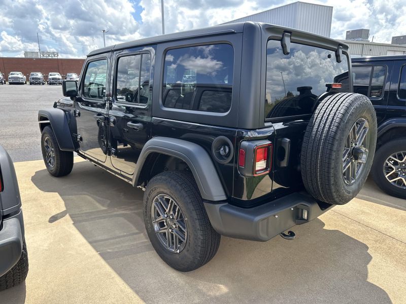 New 2025 Jeep Wrangler 4-door Sport SImage 8