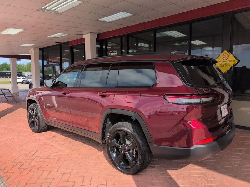 2024 Jeep Grand Cherokee L Altitude X 4x4Image 3