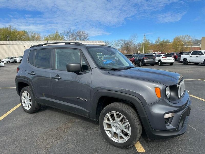 2022 Jeep Renegade LatitudeImage 1