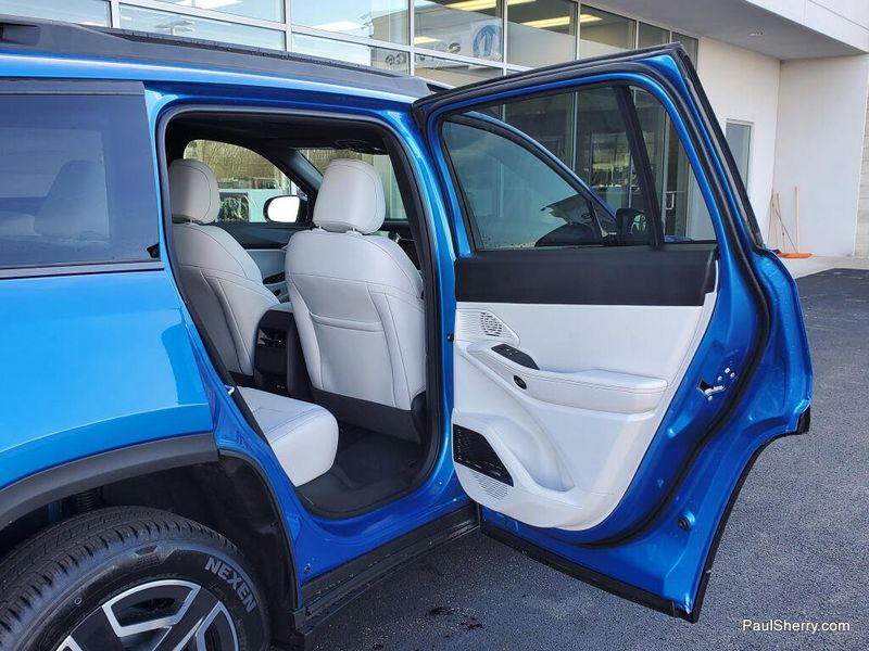 New 2026 Jeep Cherokee Limited 4x4