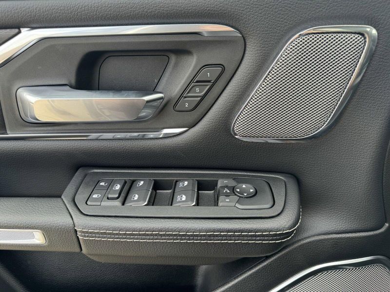 2025 RAM 1500 LaramieImage 18