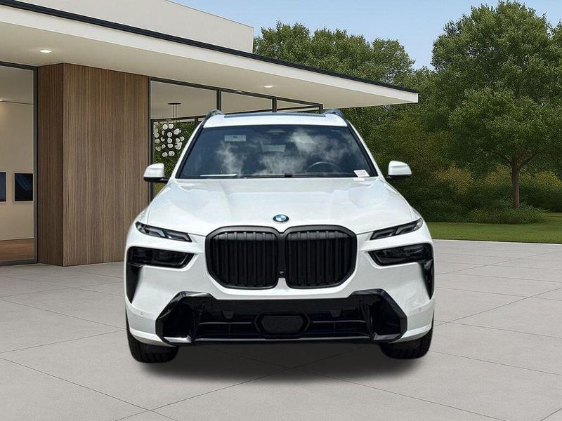 Used 2024 BMW X7 xDrive40iImage 4