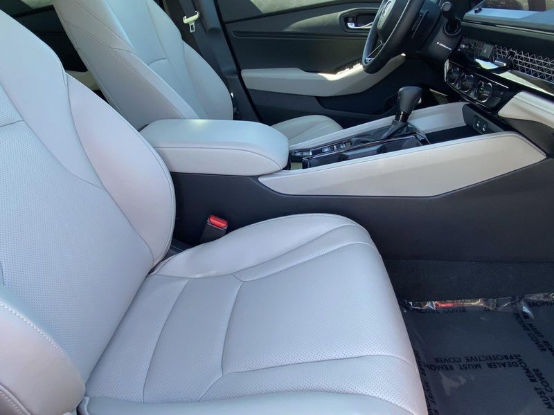 2025 Honda Accord Hybrid EX-LImage 12