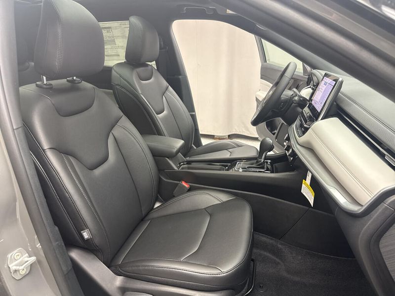 New 2026 Jeep Compass Limited 4x4Image 15