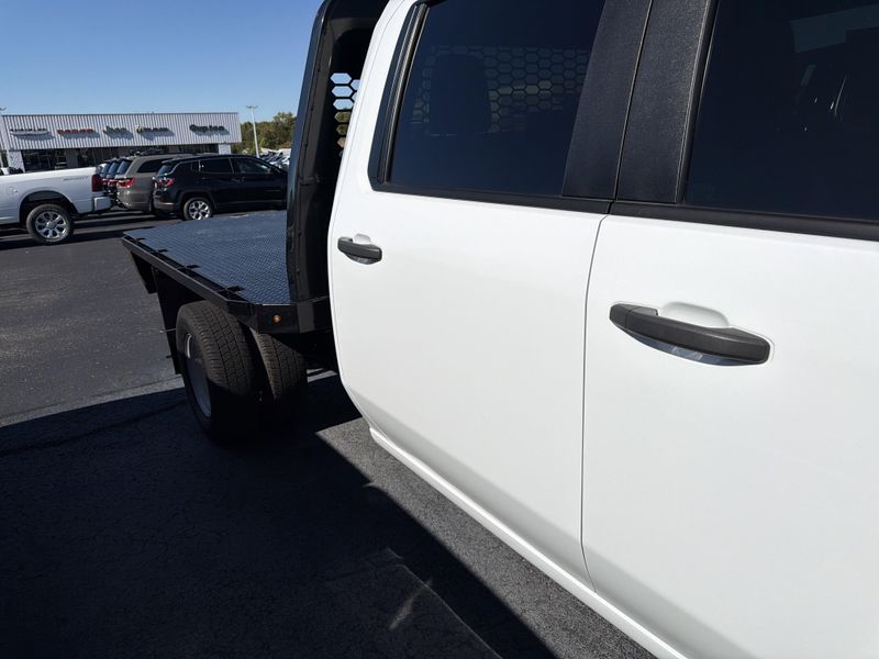 Used 2022 Chevrolet Silverado 3500HD Chassis Work TruckImage 5