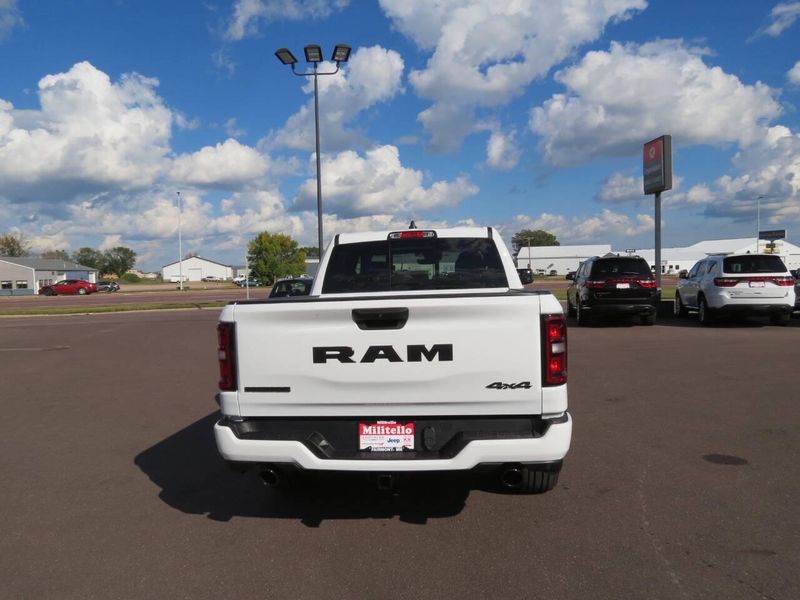 2025 RAM 1500 Big Horn Crew Cab 4x4 5