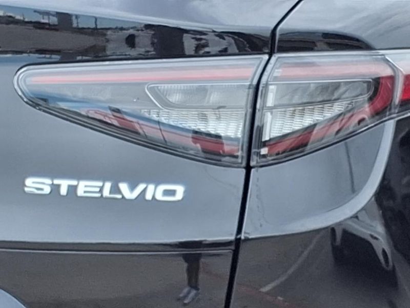 New 2025 Alfa Romeo Stelvio Image 7