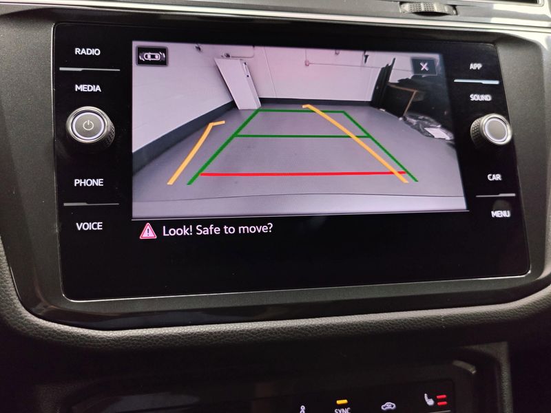 2024 Volkswagen Tiguan SE w/3rd Row SeatImage 21