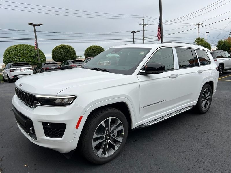 2023 Jeep Grand Cherokee L Overland 4x4Image 5