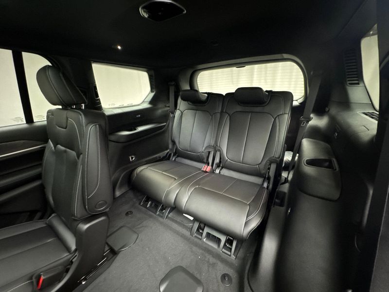 2025 Jeep Grand Cherokee L Limited 4x4Image 20