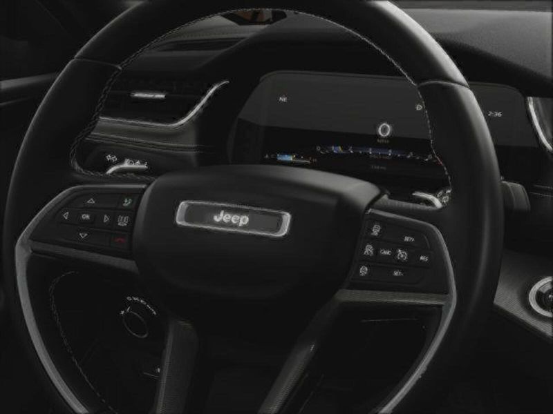 2025 Jeep Grand Cherokee Altitude photo 13