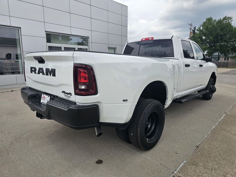2025 RAM 3500 TradesmanImage 8