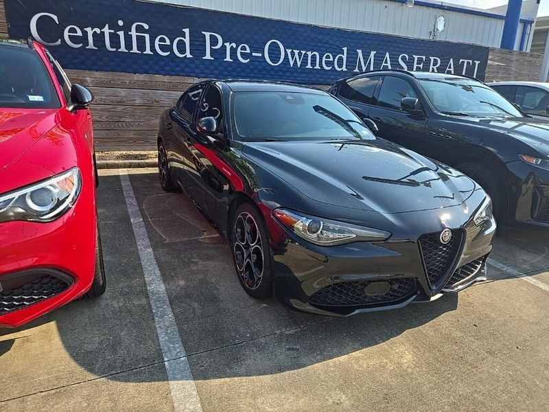 Used 2022 Alfa Romeo Giulia VeloceImage 2