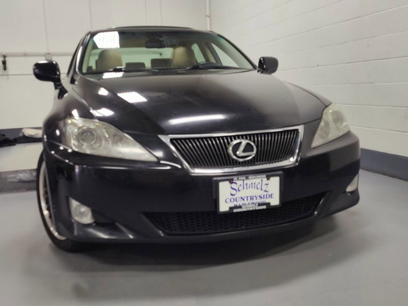 2008 Lexus IS 250 AWD Luxury w/Sunroof & NavImage 2