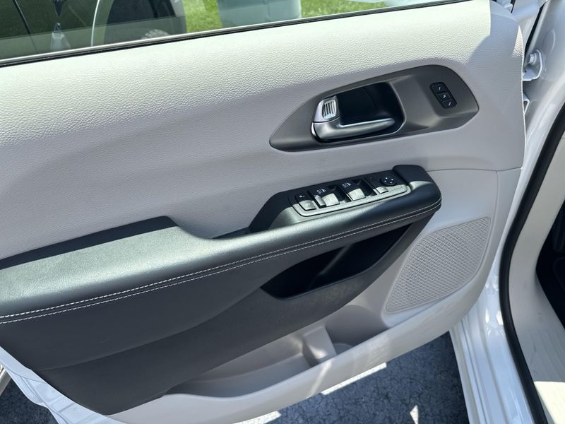 2022 Chrysler Pacifica Touring LImage 20