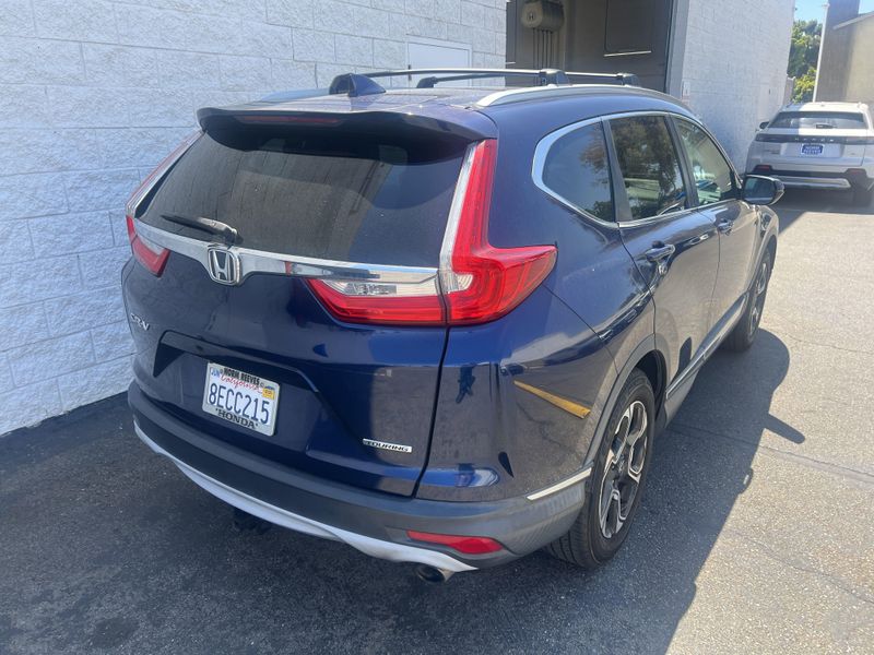 2018 Honda CR-V TouringImage 2