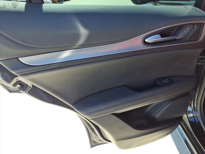Used 2024 Alfa Romeo Stelvio VeloceImage 18
