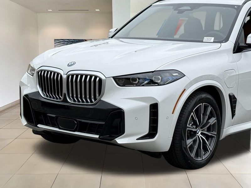2026 BMW X5 xDrive50eImage 10