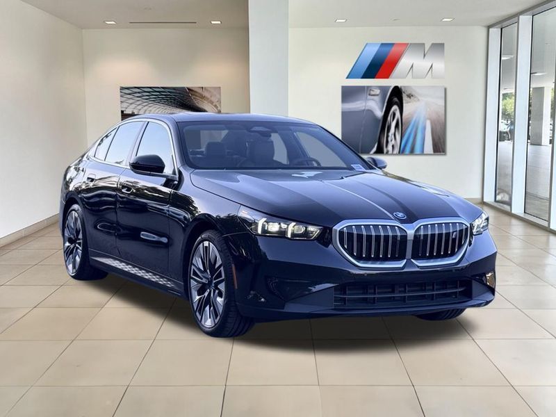 2025 BMW i5 xDrive40Image 3