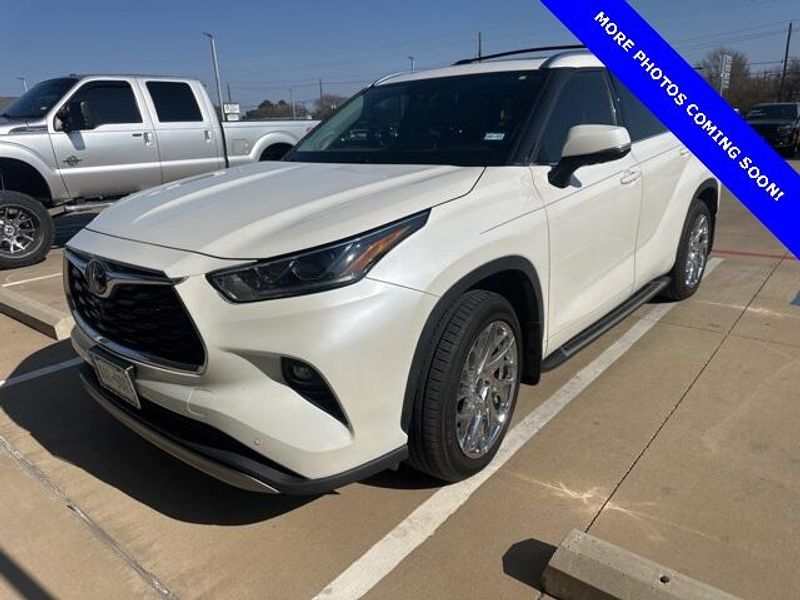 2020 Toyota Highlander PlatinumImage 2