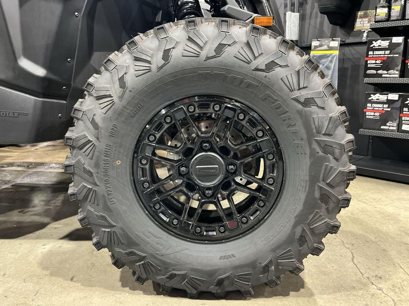 New 2025 Can-Am MAVERICK X3 X RS TURBO RR SMART-SHOX Image 12