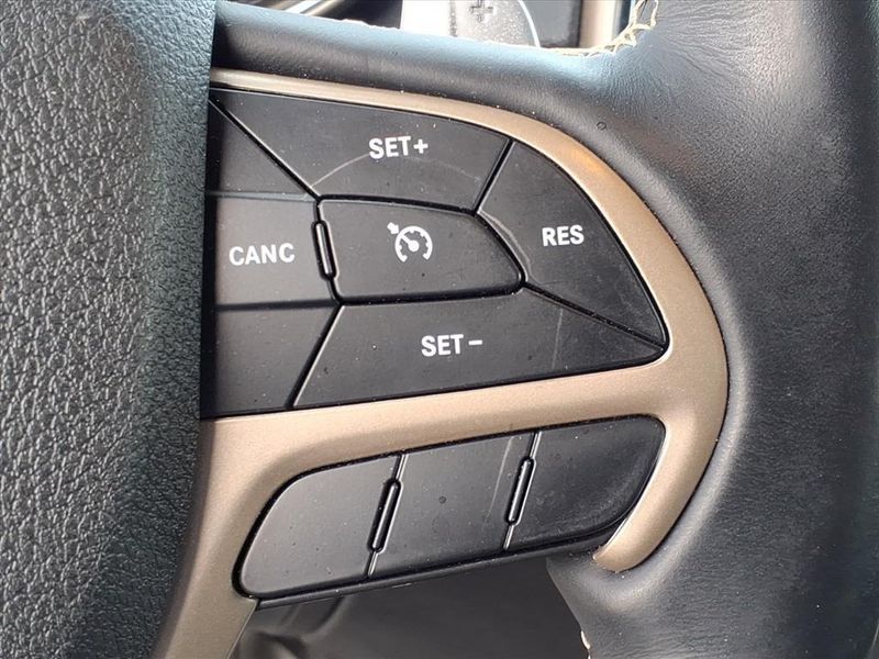 Used 2017 Jeep Grand Cherokee LimitedImage 19