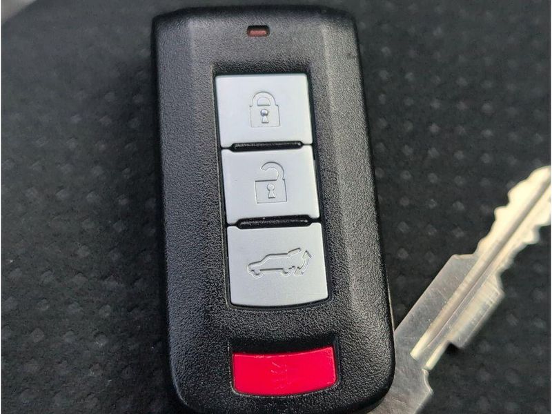 Used 2024 Mitsubishi Eclipse Cross Image 19