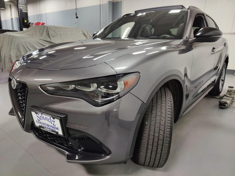 2024 Alfa Romeo Stelvio Q4 AWD w/Sunroof/NavImage 12