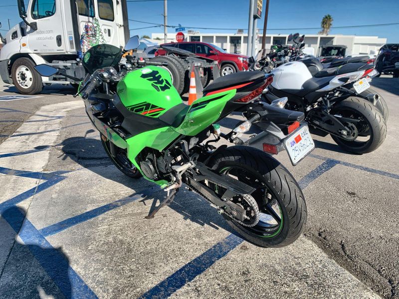 Used 2023 Kawasaki NINJA 400 Image 6