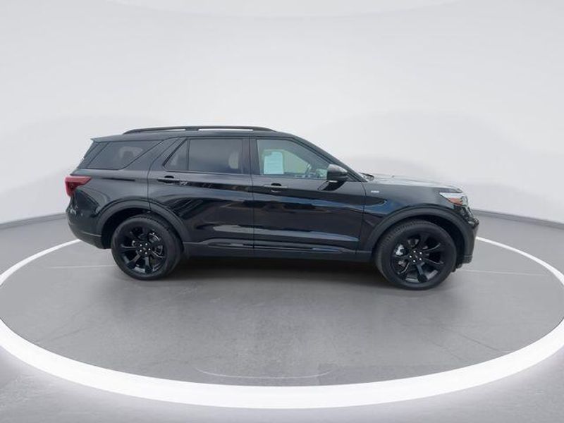Used 2024 Ford Explorer ST-LineImage 9