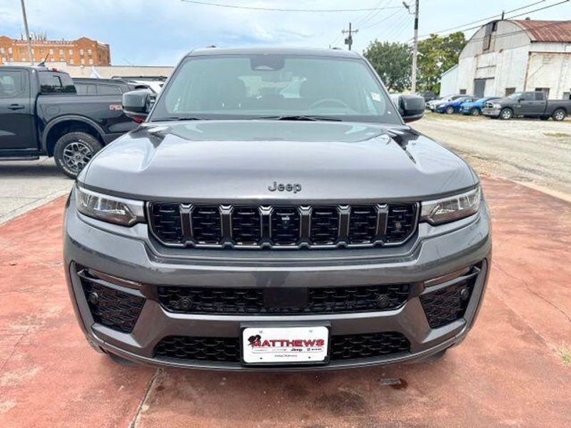New 2026 Jeep Grand Cherokee Limited Reserve 4x4Image 2