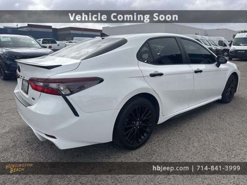2022 Toyota Camry SE NightshadeImage 5