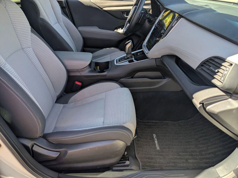 2020 Subaru Outback Premium photo 35
