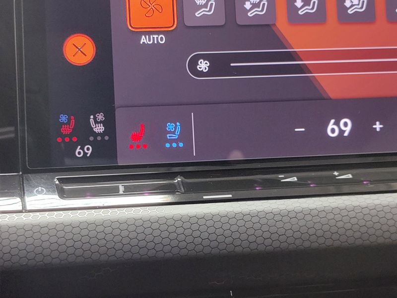 2022 Volkswagen Golf GTI SE w/Sunroof/Leather PkgImage 20