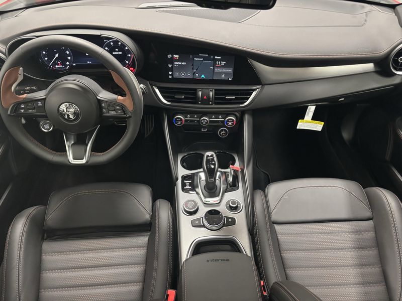 New 2025 Alfa Romeo Giulia Intensa AwdImage 17